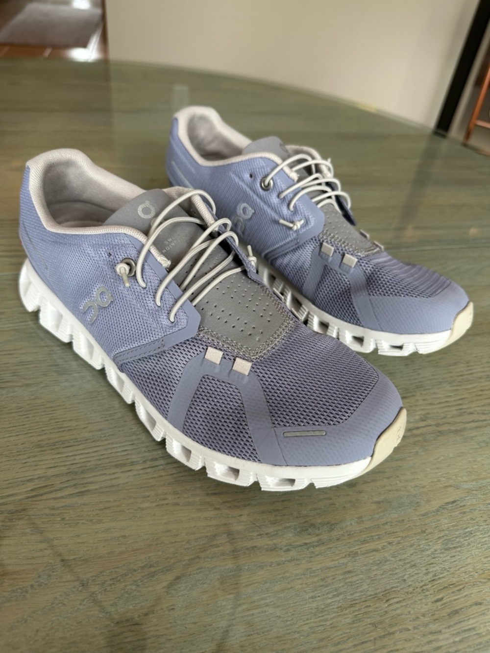 On Running Lavender/White Women's Sneakers Cloud 6 size 9